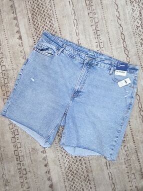 Old Navy Women's Size 22 Light Wash Denim Cutoff Shorts New With Tags